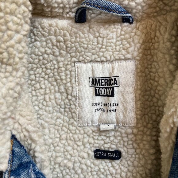 Vintage Jean Jacket - Picture 2 of 4